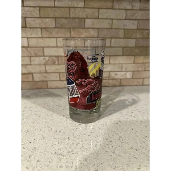 Universal Studios Retro Kongfrontation King Kong Collectible Glass Cup 12oz - Picture 1 of 4
